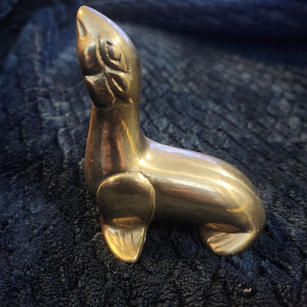 Vintage Small Brass Sea Lion Paperweight Figurine